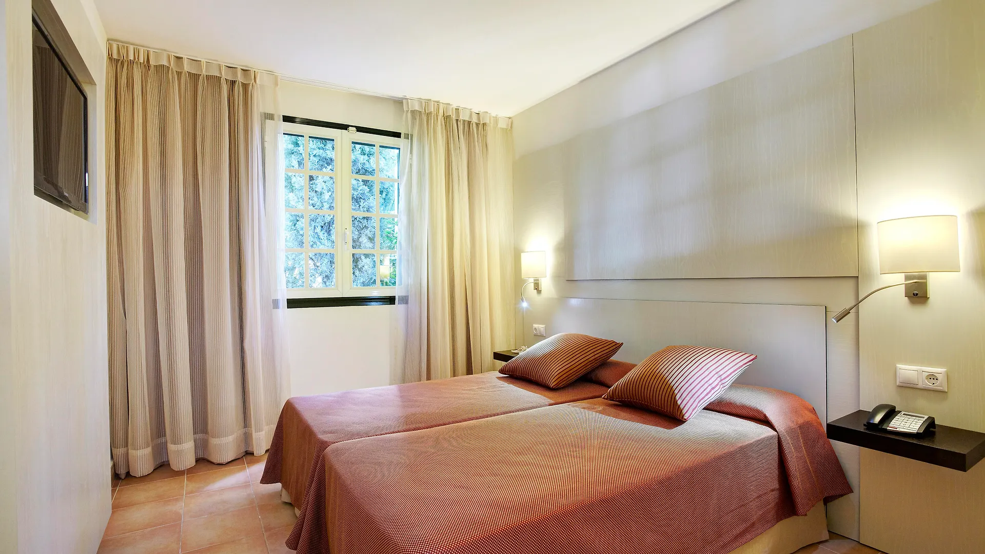 Apart-hotel Grupotel Club Menorca Son Xoriguer